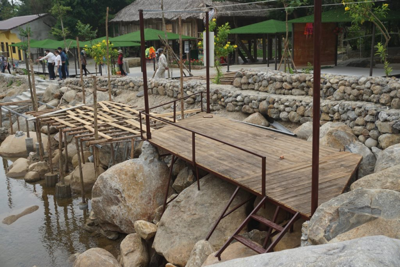 Cận cảnh Đà Nẵng “mạnh tay” xử phạt, tháo dỡ các công trình du lịch xây dựng không phép sau khi bị báo chí phản ánh -1