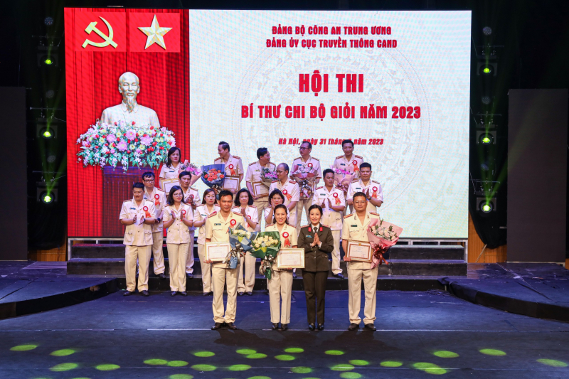 Trao 2 giải A, 3 giải B, 5 giải C Hội thi Bí thư Chi bộ giỏi Cục Truyền thông CAND -0