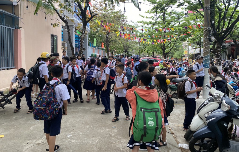 Bất ngờ câu chuyện “gã thanh niên lạ mặt dụ dỗ học sinh” ở Đà Nẵng -0