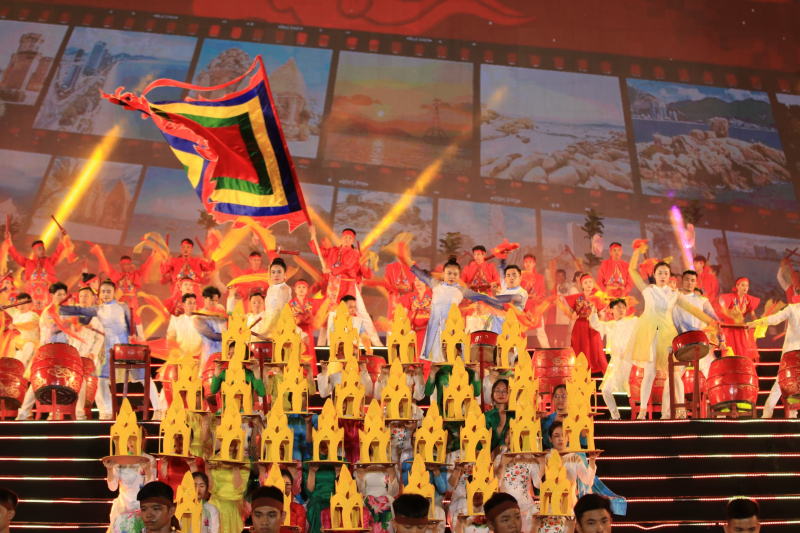 Thủ tướng Chính phủ dự lễ kỷ niệm 370 năm xây dựng và phát triển tỉnh Khánh Hòa -0