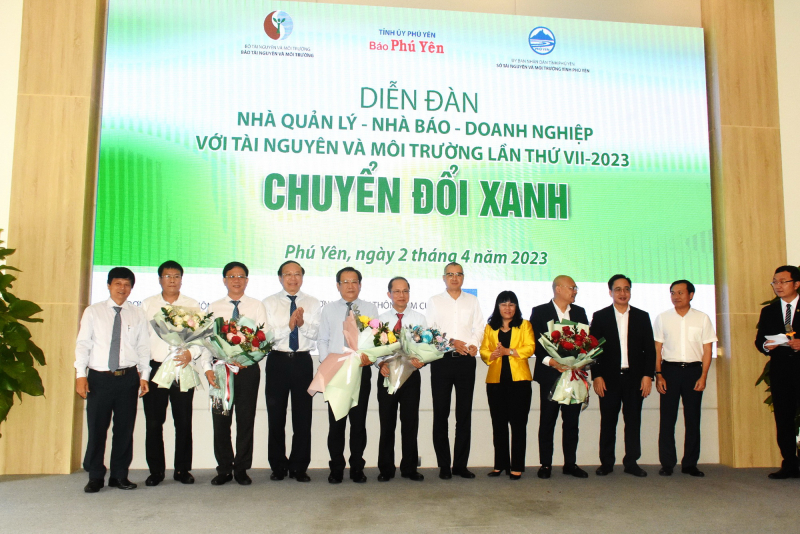 Chuyển đổi xanh – chủ đề của diễn đàn “Nhà Quản lý - Nhà báo - Doanh nghiệp với TN&MT” lần thứ VII -0
