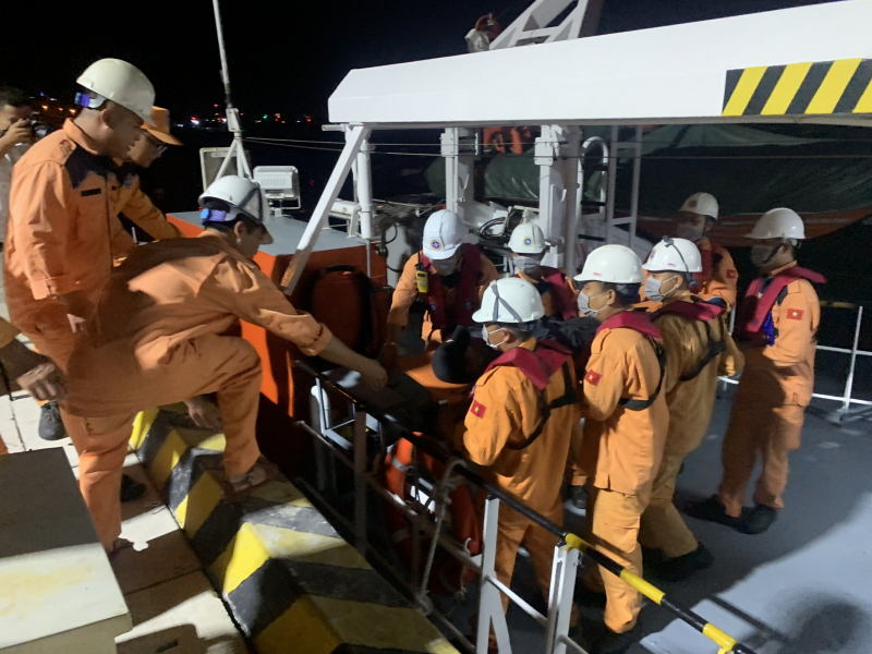 Kịp thời cứu nạn thuyền phó tàu vận tải biển nước ngoài lâm bệnh nặng -0