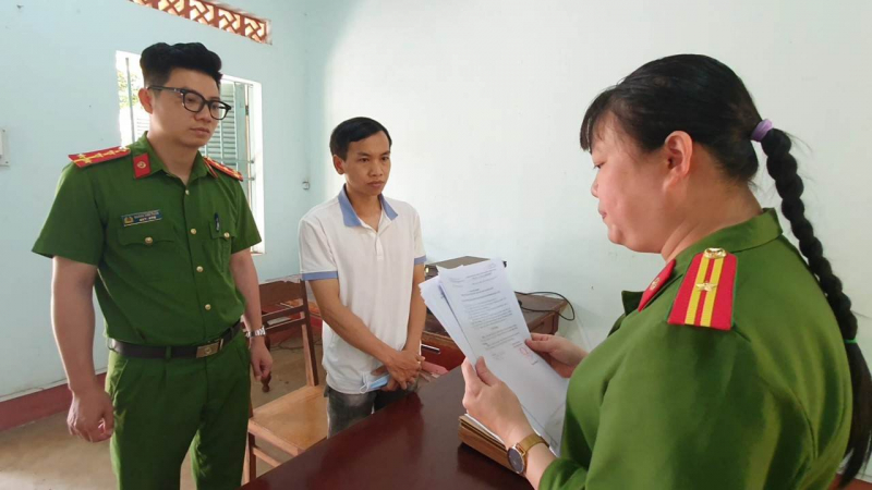 Nghi vợ ngoại tình, đâm 2 bạn của vợ trong thương rồi tự tử bất thành -0