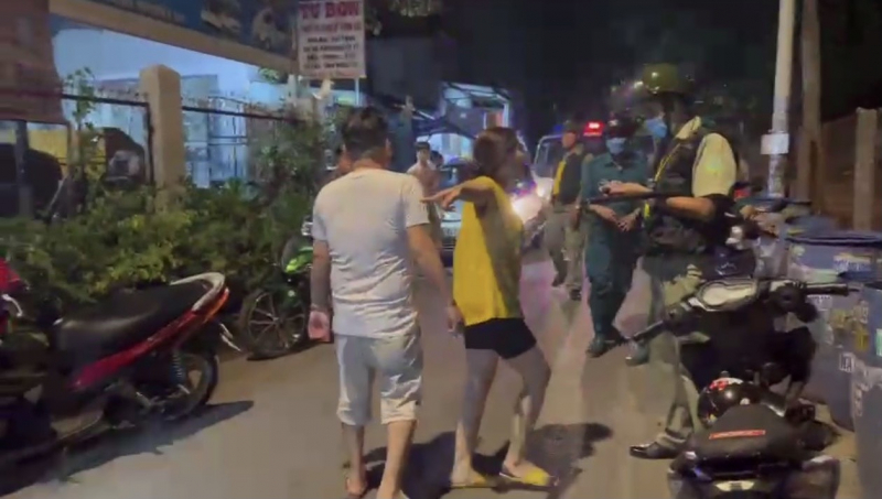 Chủ thầu xây dựng mang “hàng nóng” để giải quyết mâu thuẫn của con. -0