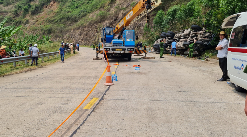 Vụ xe tải chở dưa đâm vào vách núi đã có danh tính 9 người thương vong -0