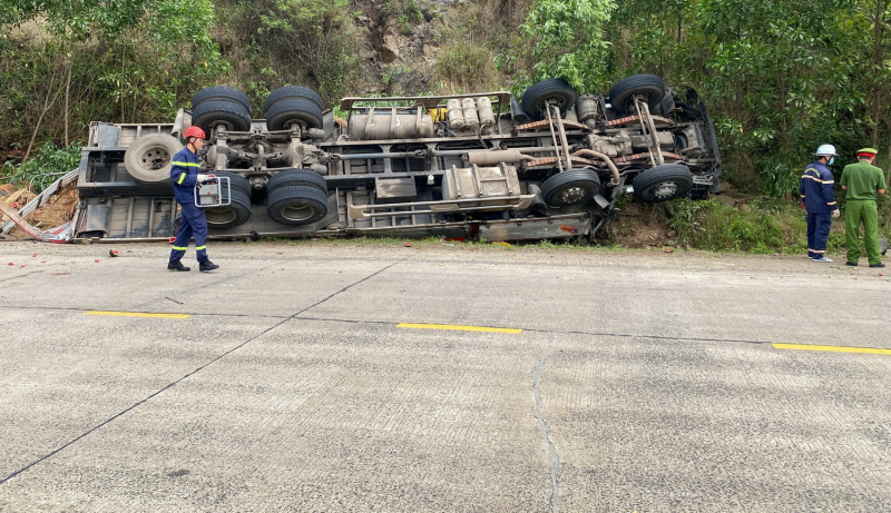 Vụ xe tải chở dưa đâm vào vách núi đã có danh tính 9 người thương vong -0
