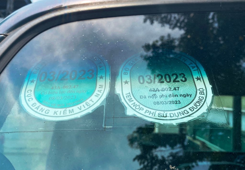 Xe biển xanh bị phạt 2.5 triệu đồng vì quá hạn đăng kiểm vẫn làm đảm bảo trật tự đô thị  -0