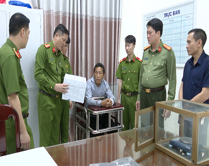 Bắt 2 đối tượng mua bán trái phép 09 bánh heroin và 1 bánh hồng phiến -1