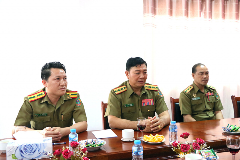 Công an Hà Tĩnh chúc Tết Công an 2 tỉnh Bôlykhămxay và Khăm Muồn -0