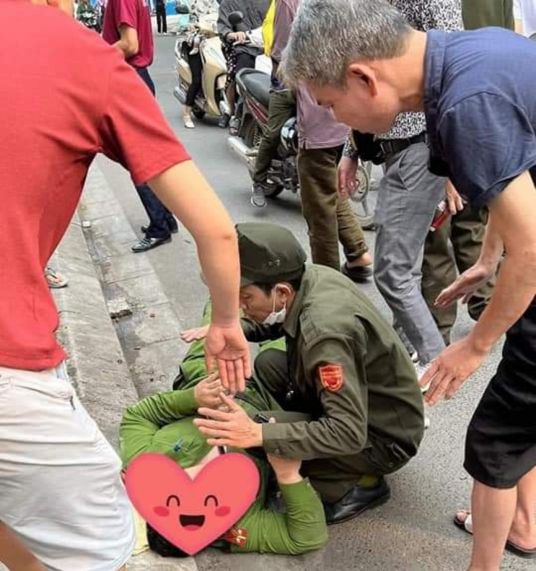 Truy bắt đối tượng hất chiến sĩ Công an lên nắp capo -0