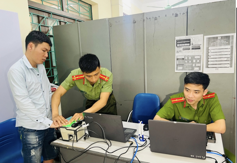 11 tổ công tác lên đường về các tỉnh làm thủ tục cấp CCCD cho công dân Hà Nam -0