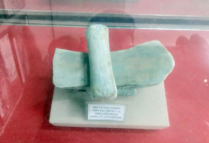 Thăm tháp cổ Vĩnh Hưng -0