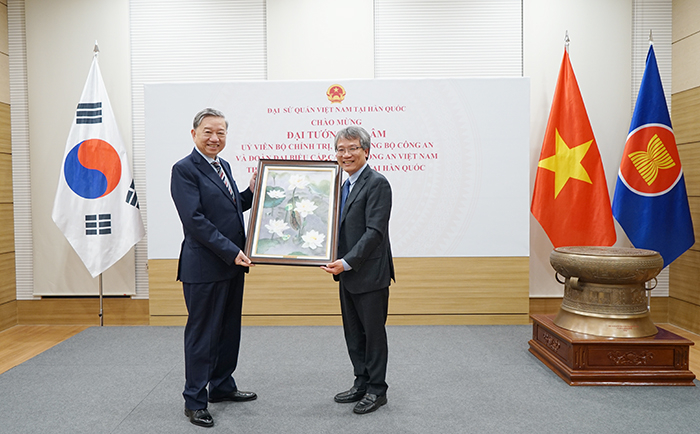 Tiếp tục hoàn thành tốt nhiệm vụ là cầu nối, sứ giả Việt Nam tại Hàn Quốc -0