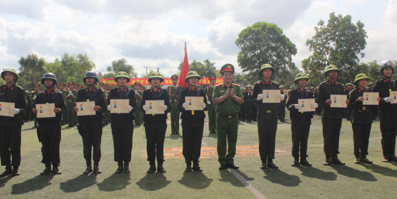 Hơn 800 sinh viên 2 trường đại học trong CAND hoàn thành huấn luyện đầu khóa -0