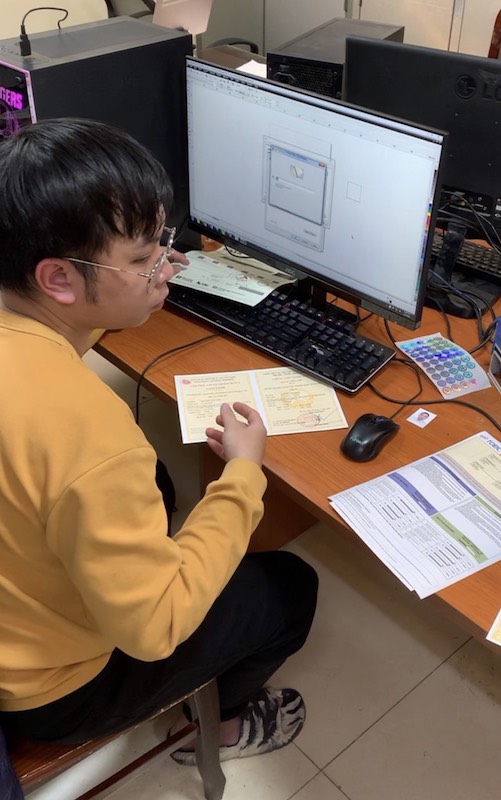 Cặp vợ chồng điều hành đường dây sản xuất giấy tờ giả, thu lời bất chính hàng tỷ đồng mỗi tháng -0