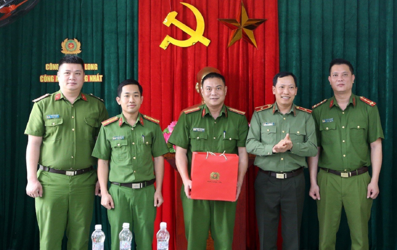 Thiếu tướng Lê Văn Tuyến, Thứ trưởng Bộ Công an làm việc với Công an tỉnh Quảng Ninh -0