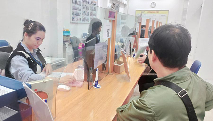 Hơn 17,6 nghìn lao động mất việc, bị giảm giờ làm được nhận hỗ trợ -0