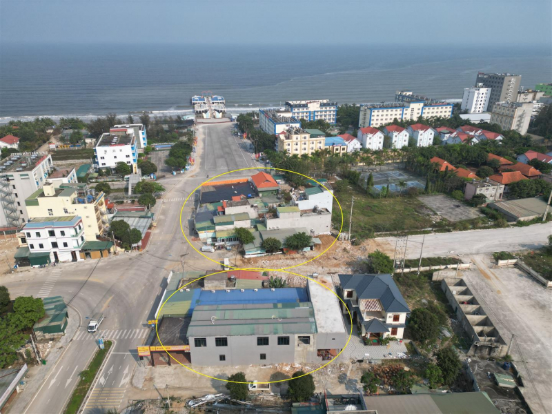 Đường bờ biển Hải Tiến bị “băm” thành nhiều khúc -0