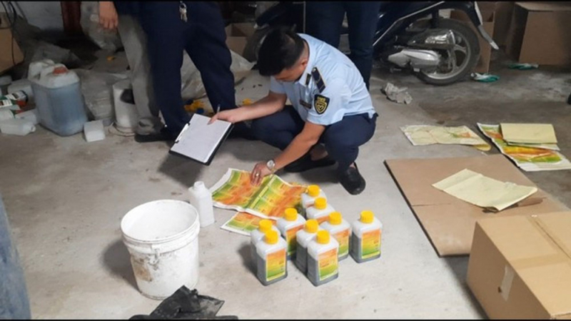 Khởi tố giám đốc vì sản xuất phân bón, thuốc bảo vệ thực vật giả -0