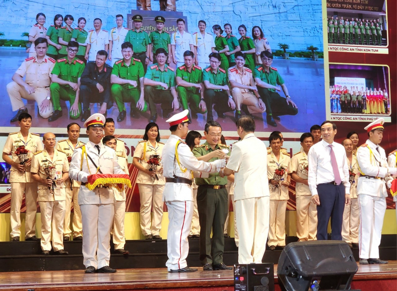 Khai mạc Liên hoan Nghệ thuật quần chúng CAND lần thứ XII – khu vực II -0