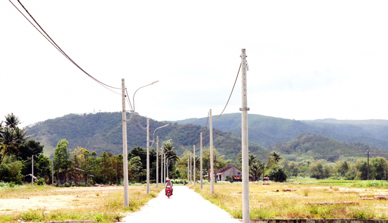 Phú Yên gỡ vướng giá đất bồi thường để xây dựng mới ga Xuân Sơn Nam -0