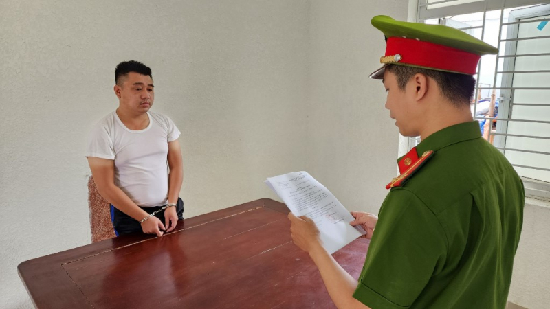 Khen thưởng Công an quận Cẩm Lệ có thành tích xuất sắc bắt đối tượng giả danh Công an chiếm đoạt gần 500 triệu đồng -0