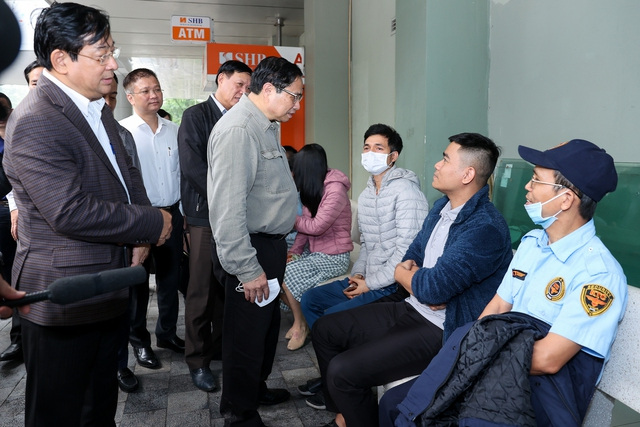 Thủ tướng kiểm tra đột xuất nhiều bệnh viện tuyến cuối, chỉ đạo nhiều vấn đề cấp bách -0