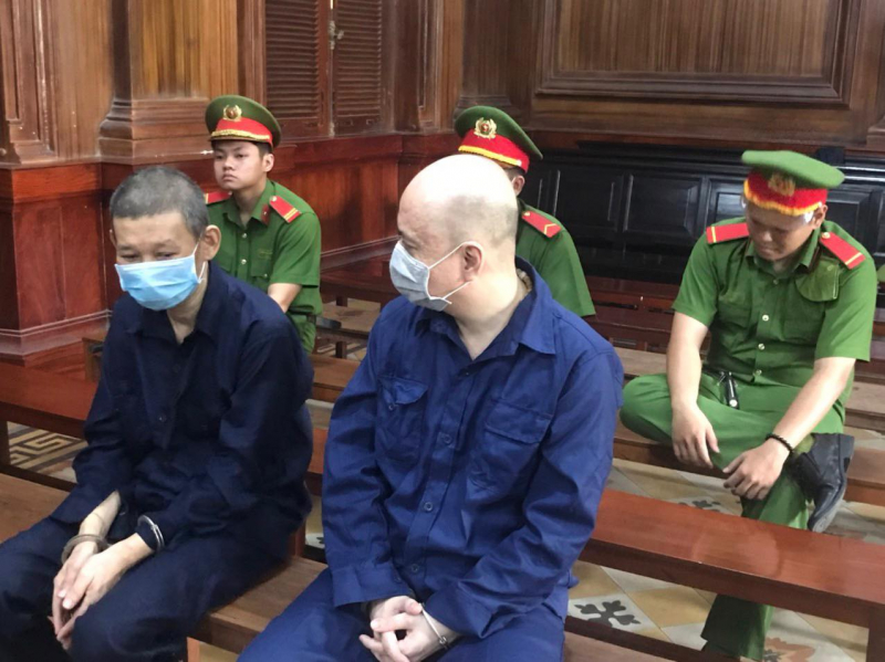 Ba người nước ngoài lãnh 42 năm tù vì chiếm đoạt hơn 6 tỷ đồng của cửa hàng điện máy xanh -0