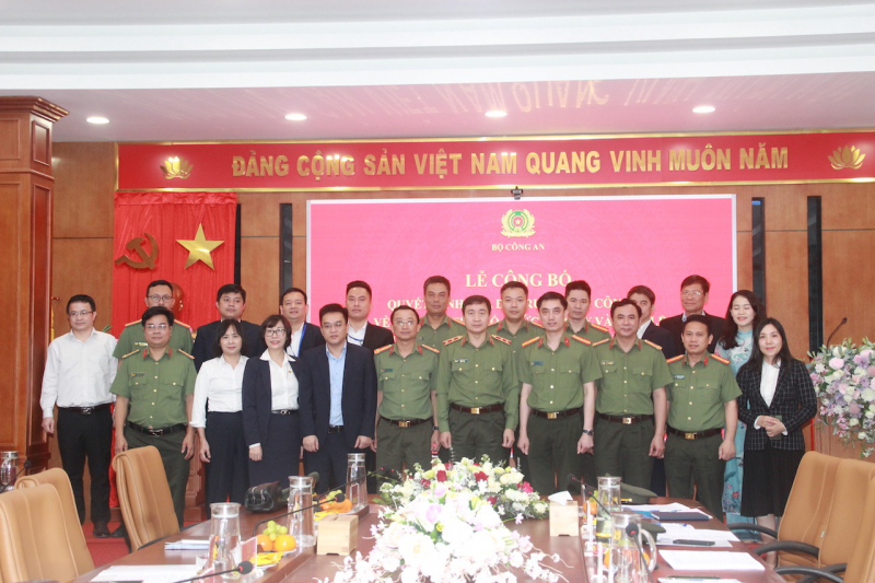 Công bố quyết định của Bộ trưởng Bộ Công an về việc đổi tên Tổng công ty Công nghệ - Viễn thông Toàn cầu -1