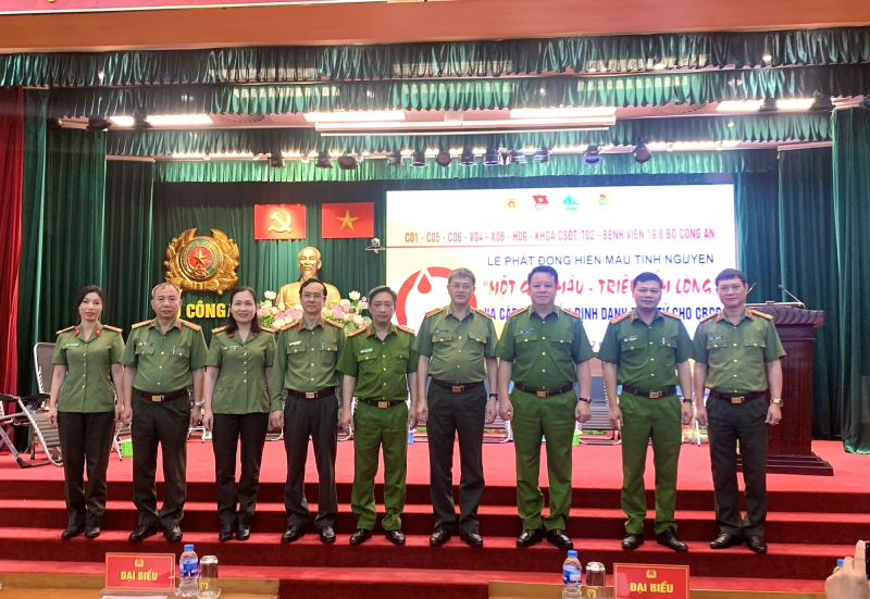 CBCS, đoàn viên thanh niên 7 đơn vị nghiệp vụ Bộ Công an tham gia hiến máu tinh nguyện -0