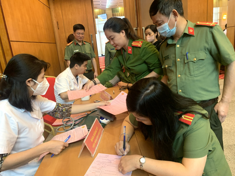 CBCS, đoàn viên thanh niên 7 đơn vị nghiệp vụ Bộ Công an tham gia hiến máu tinh nguyện -0