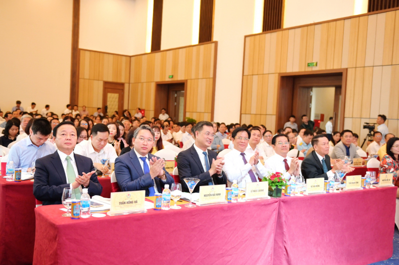 “Xây dựng nền báo chí, truyền thông chuyên nghiệp, nhân văn và hiện đại”. -0