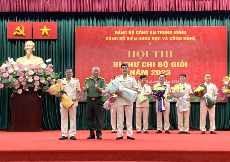 Bí thư 8 chi bộ thi tài tại Hội thi Bí thư chi bộ giỏi của Đảng bộ Viện Khoa học và công nghệ -0