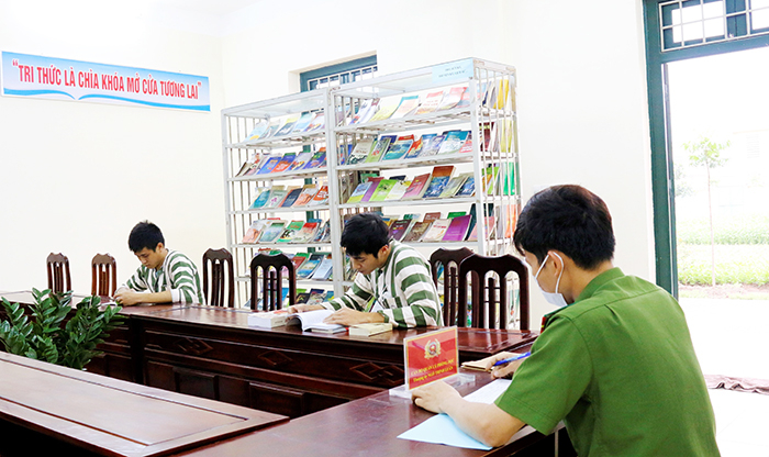 Ra mắt phòng đọc “Giáo dục, hướng thiện” cho phạm nhân  -0