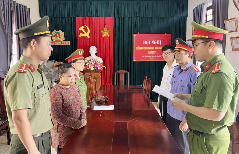 Giả danh vũ công, người yêu ca sĩ nổi tiếng ở Mỹ để lừa đảo -0