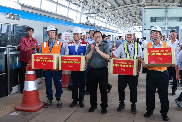 Thủ tướng đi thử nghiệm tàu metro Bến Thành – Suối Tiên, thúc đẩy dự án nút giao thông lớn nhất TPHCM -0