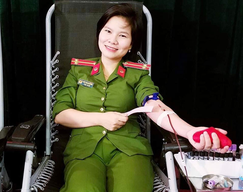 Nữ Thượng úy với 30 lần hiến máu tình nguyện -0