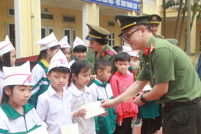 Cục An ninh nội địa phát động lễ trồng cây tại Ba Vì, Hà Nội -0
