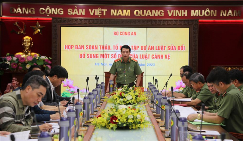 Officials in charge of the Law on Amending and Supplementing Articles of the Law on Security Guards hold meeting -0