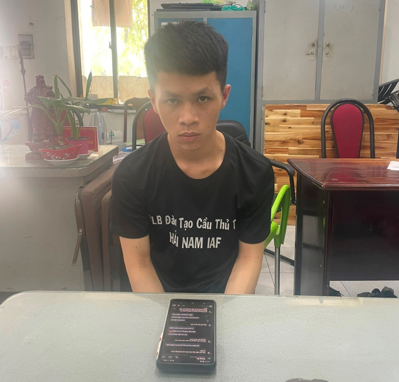 Thanh niên tống tiền thiếu nữ vay tiền thế chấp bằng chụp ảnh nóng -0