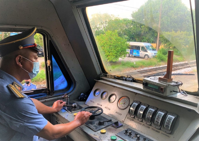 Siết kiểm tra nồng độ cồn của lái tàu hoả dịp 30/4 -0