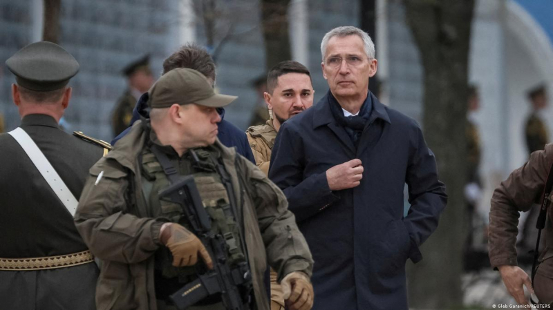 Tổng thư ký NATO đến Kiev -0