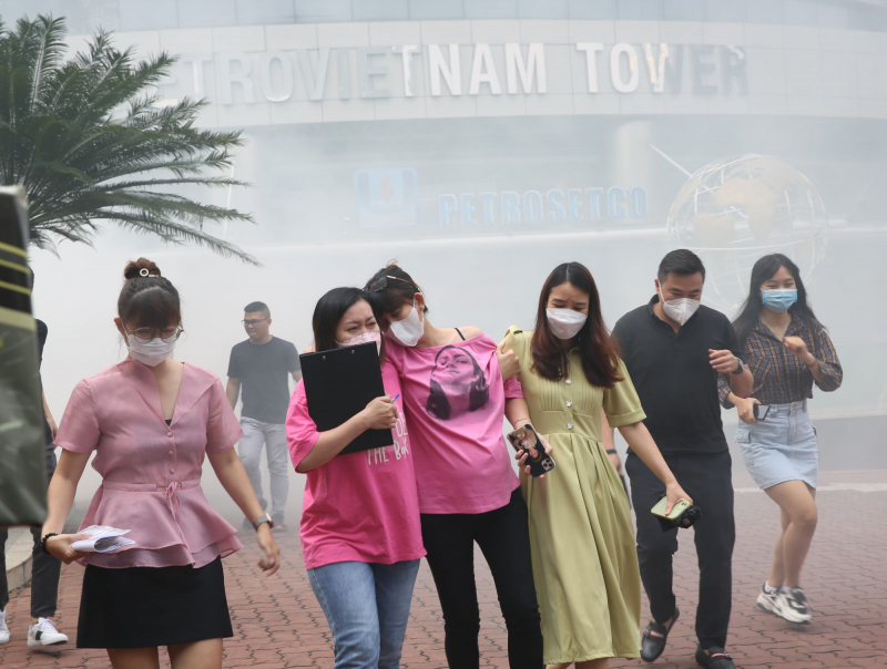 Hơn 1.000 người tham gia diễn tập PCCC và CNCH cấp Công an TP -0