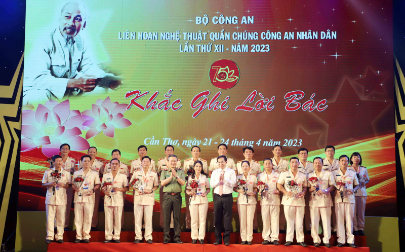 Khai mạc Liên hoan Nghệ thuật quần chúng CAND lần thứ XII, năm 2023 - khu vực III -0