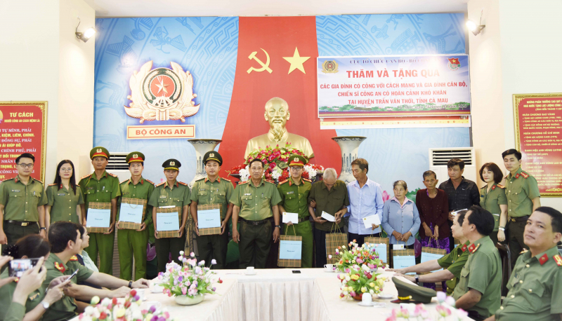 Cục Tổ chức cán bộ tổ chức hoạt động an sinh xã hội tại Cà Mau -2