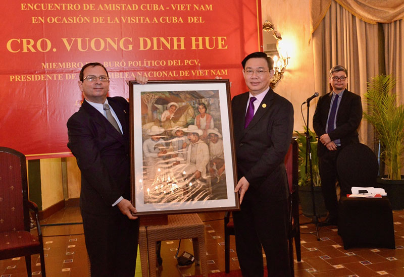 Chủ tịch Quốc hội Vương Đình Huệ gặp Viện Cuba hữu nghị với các dân tộc -0