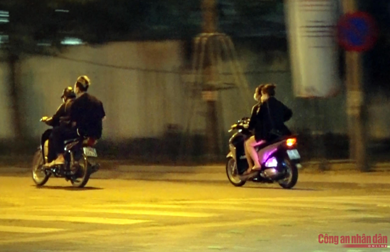 Nhức nhối quái xế gầm rú, làm loạn đường phố Hà Nội -1