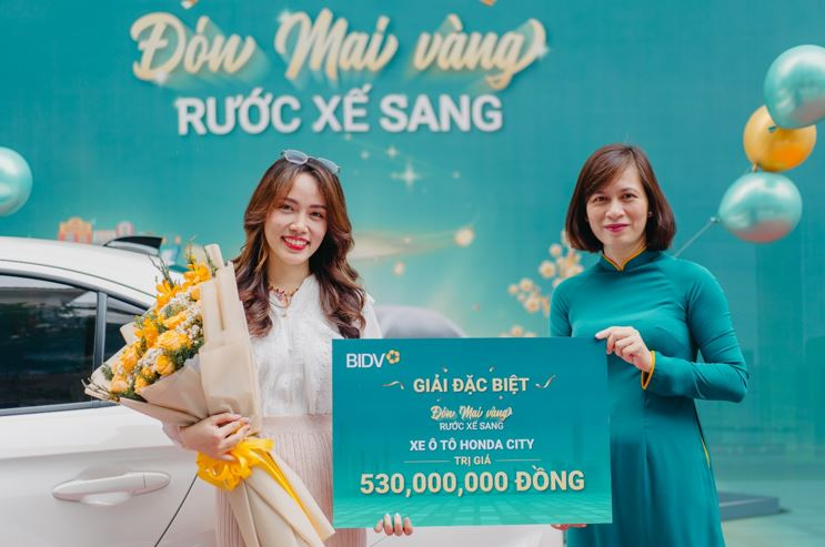 BIDV trao giải thưởng ô tô Honda City cho khách hàng -0