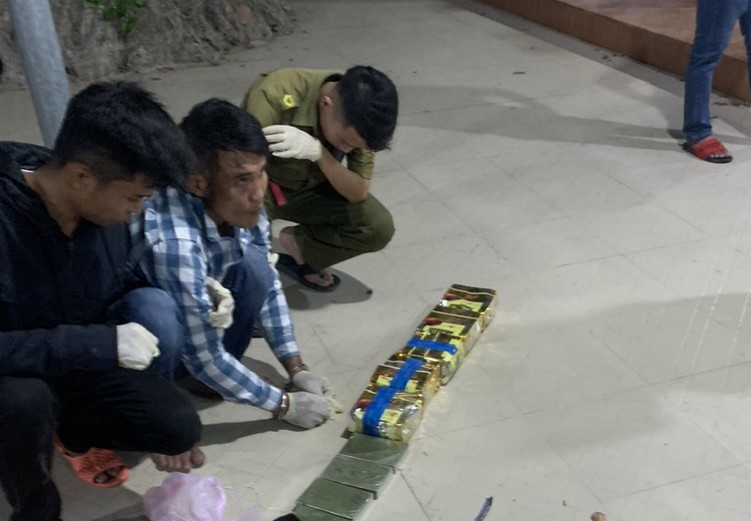 18 bánh heroin, 6kg ma túy đá thu trong vụ Thiếu tá CSGT hy sinh khi tham gia chuyên án -0