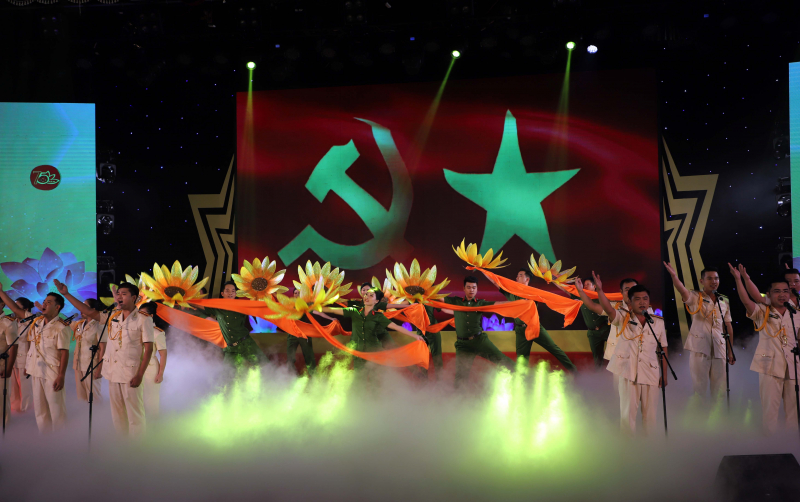 Bế mạc Liên hoan Nghệ thuật quần chúng CAND lần thứ XII - khu vực III -2